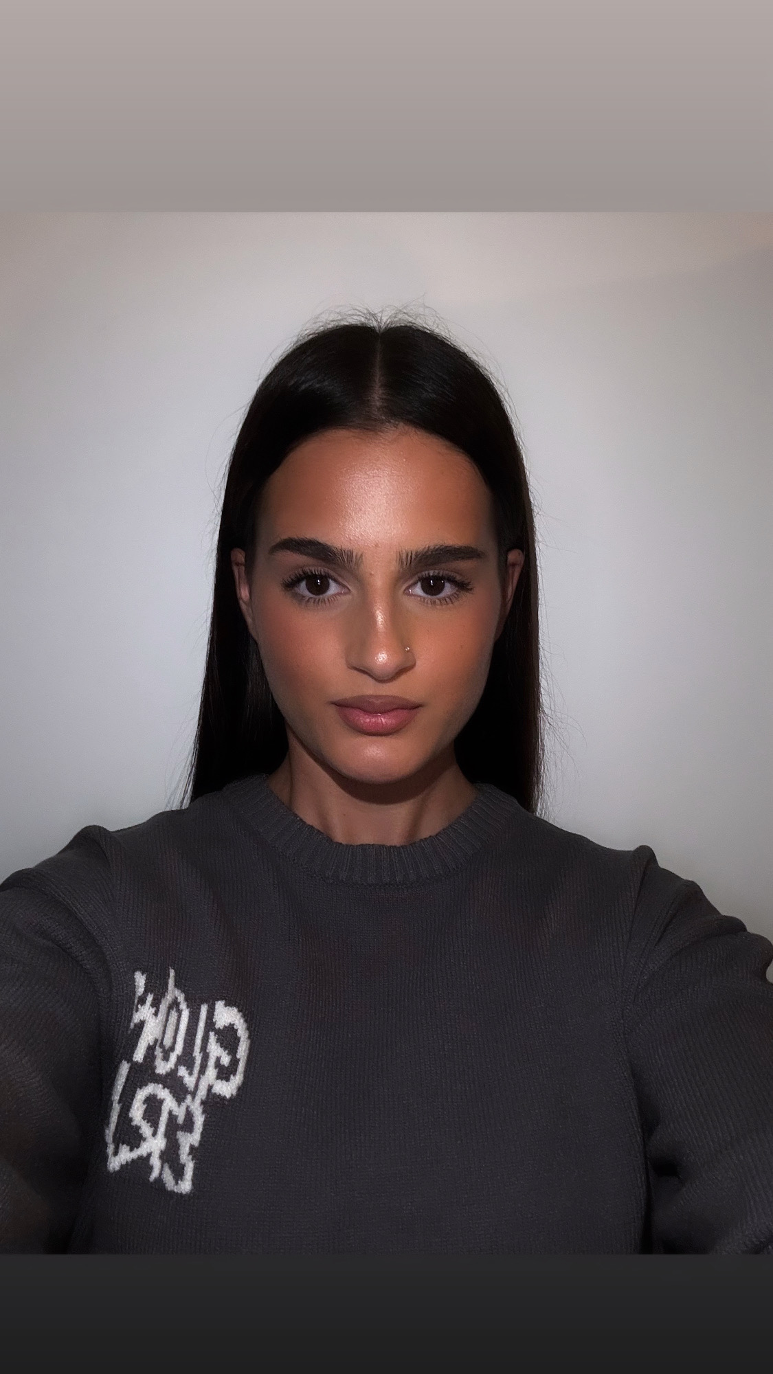 Photo portrait de Allison, apprentie AEPE dans la micro crèche première escale de Colmar